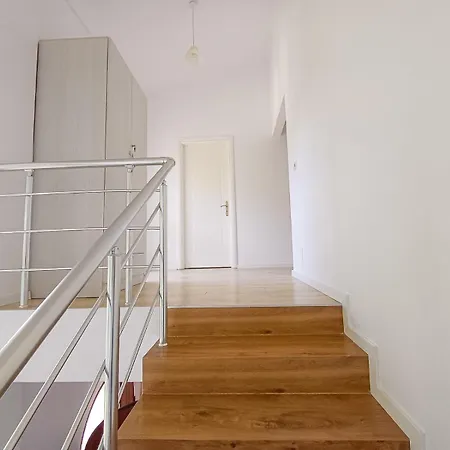 Gasthuis Guri I Atos 3*