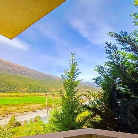 Guri I Atos בית הארחה