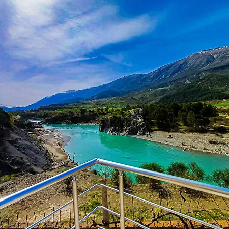 Penzion Guri I Atos Përmet