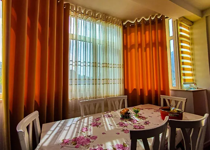 Guri I Atos 招待所 3*